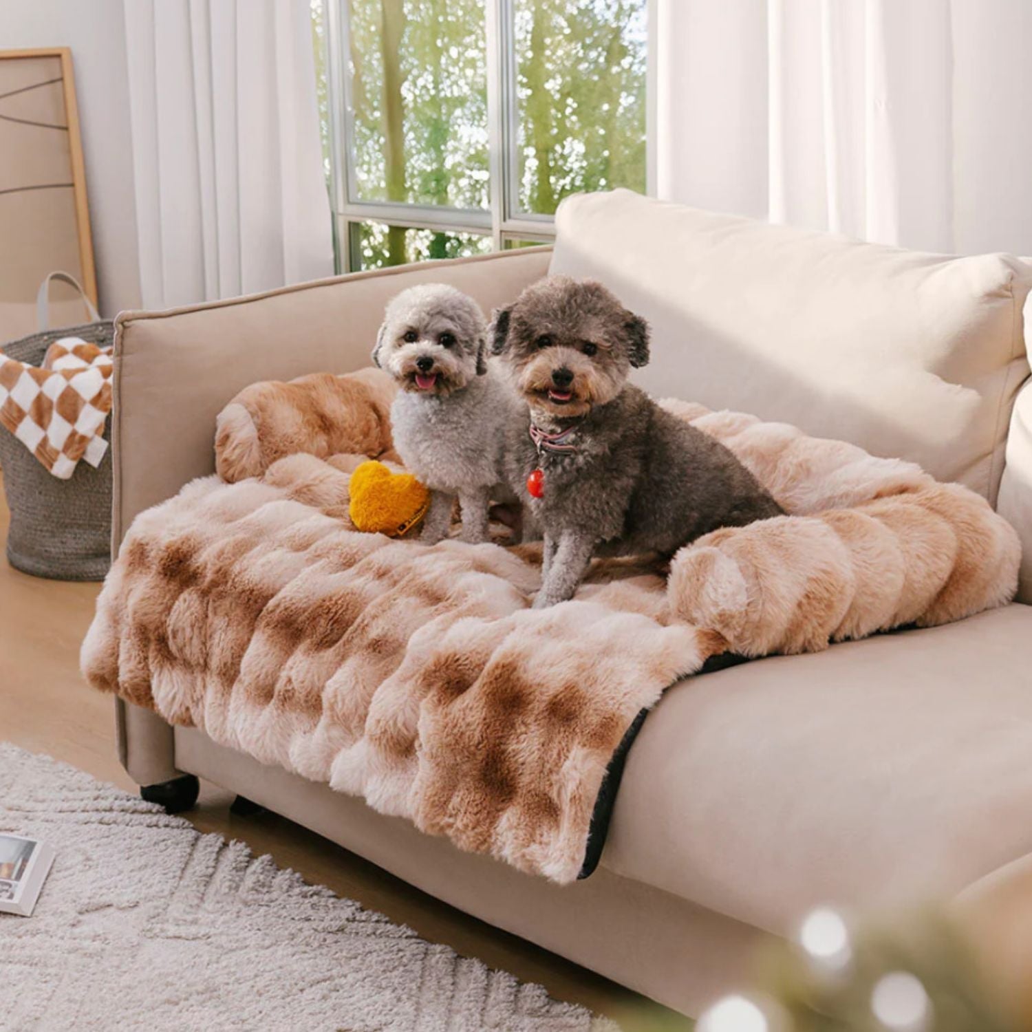 pluche-hondenhuis-en-bank-dubbele-zitting-met-honden.jpg